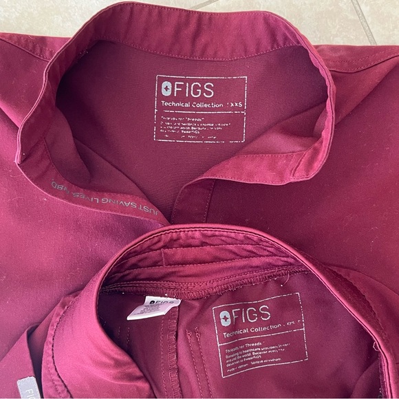 Rafaela™ Oversized Scrub Top XXS and Zamora™ Jogger Scrub Pants XXS PETITE - Picture 2 of 2